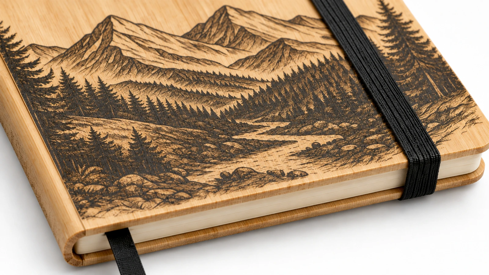 Close-up desain gunung pada sampul bambu dengan tali elastis hitam